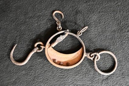 Vintage Buffalo Hyde Scale. Brass on the inside steel on the outside. These were used to price