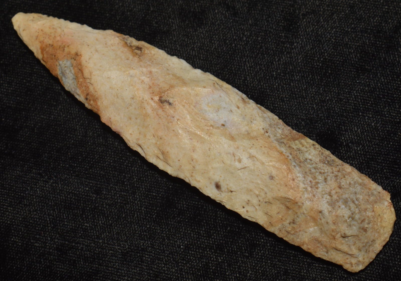 4 1/2" Colorful Sedalia found in Cooper County, Missouri: 4 1/2" Colorful Sedalia found in Cooper County, Missouri. Ex James Bond Collection Key words: Ancient, Prehistoric Native American Indian Artifacts, Arrowheads, Stone Tools