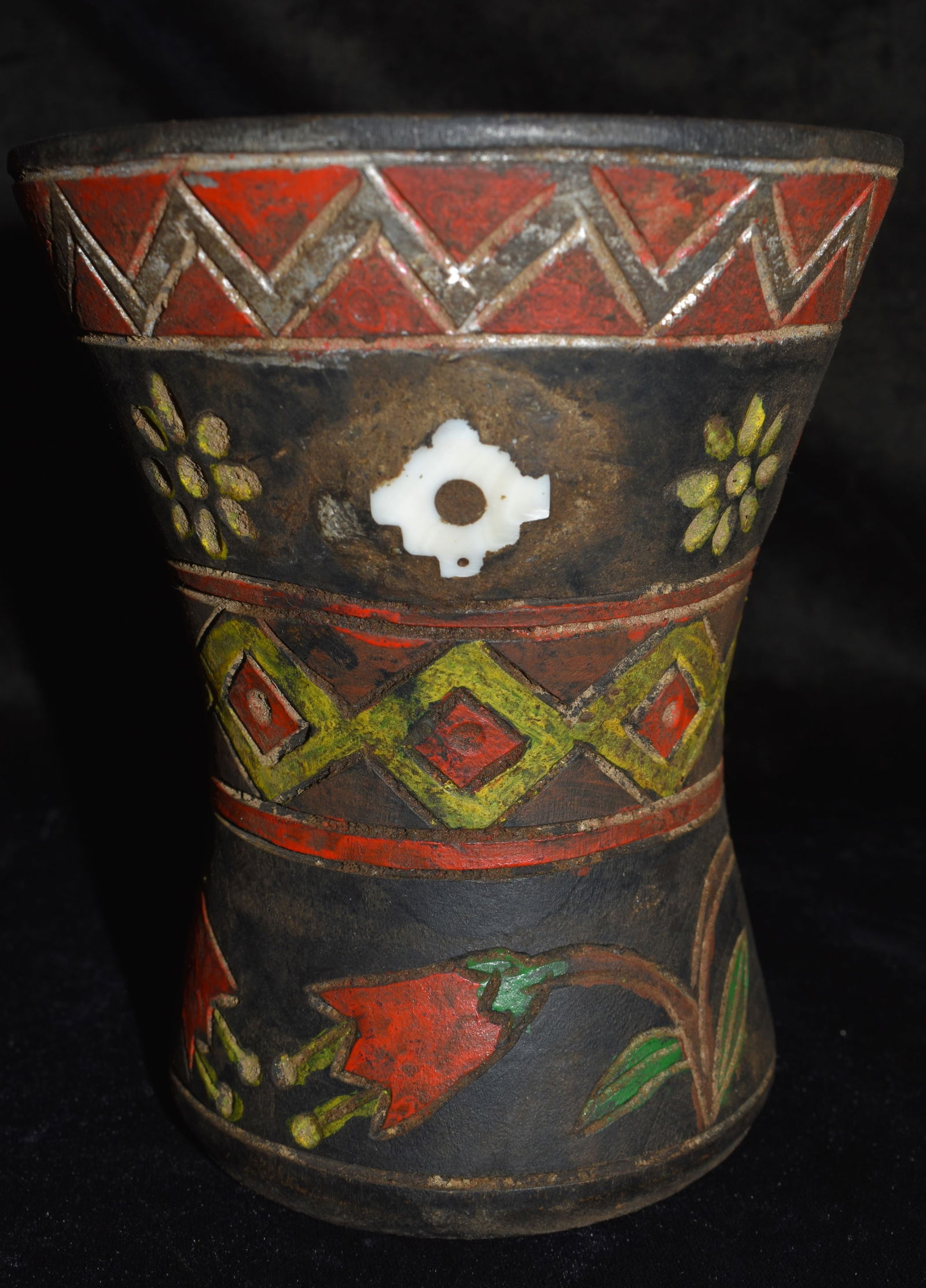 Painted, Engraved and Adorned Pre-Columbian Inca/Wari Kero Cup - 1300-1550 (1 of 9)