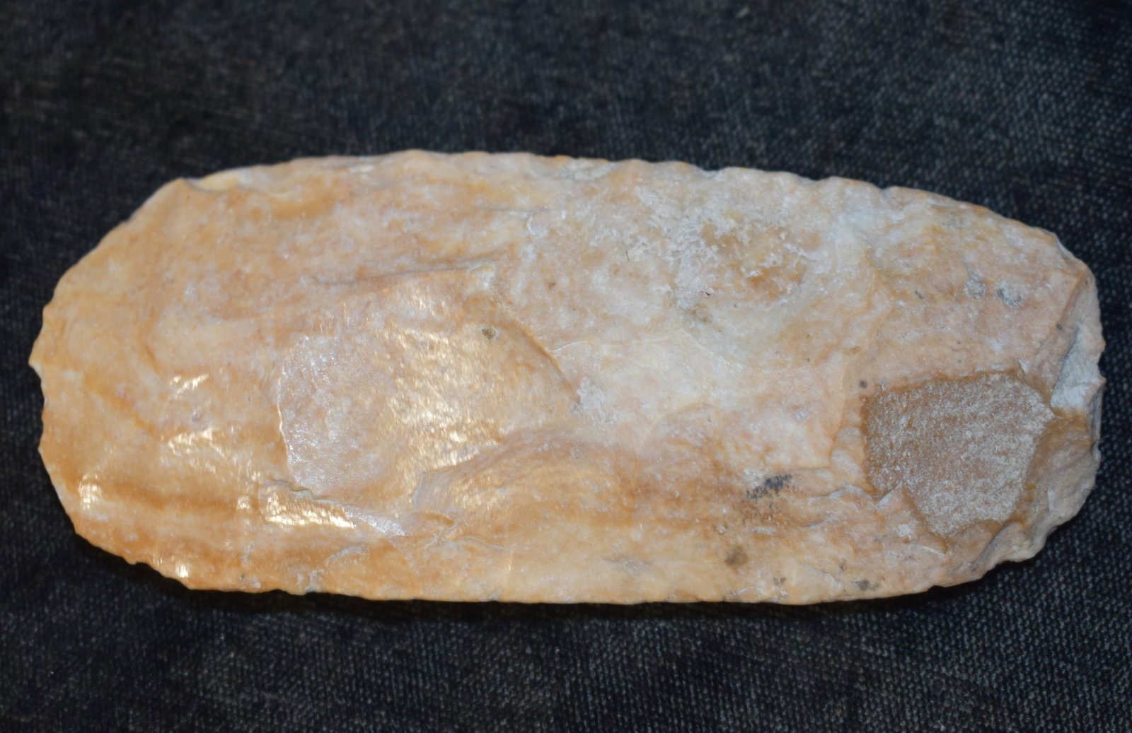 4" Highly Developed and Colorful Sedalia Digger with Outstanding Polish: 4" Highly Developed and Colorful Sedalia Digger with Outstanding Polish found in Boone County, Missouri by Jason Cook. Key words: Ancient, Prehistoric Native American Indian Artifacts, Arrowheads, Sto