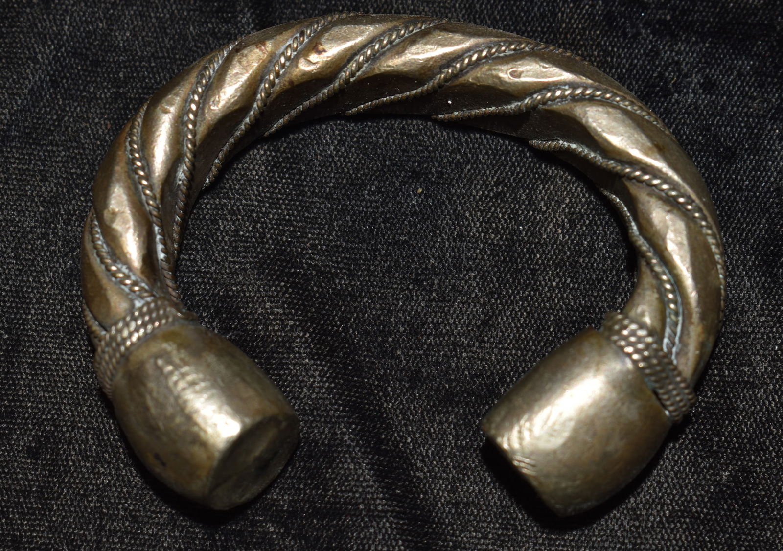 Early to Mid-Century Heavy Silver Bedouin Cuff from Saudi Arabia - 206 grams (1 of 7)