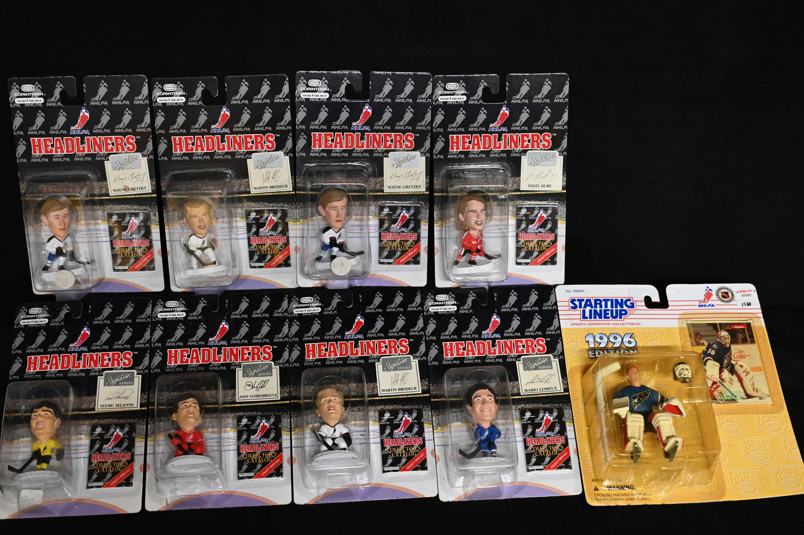 1996 Hockey Sports Figures 9 Total Headliners and Starting Lineup. Includes Wayne Gretzky, Martin: 1996 Hockey Sports Figures 9 Total Headliners and Starting Lineup. Includes Wayne Gretzky, Martin Brodeur, Pavel Bure, John Vanbiesbrouck, Teemu Selanne, Mario Lemieux, and Jim Carey.