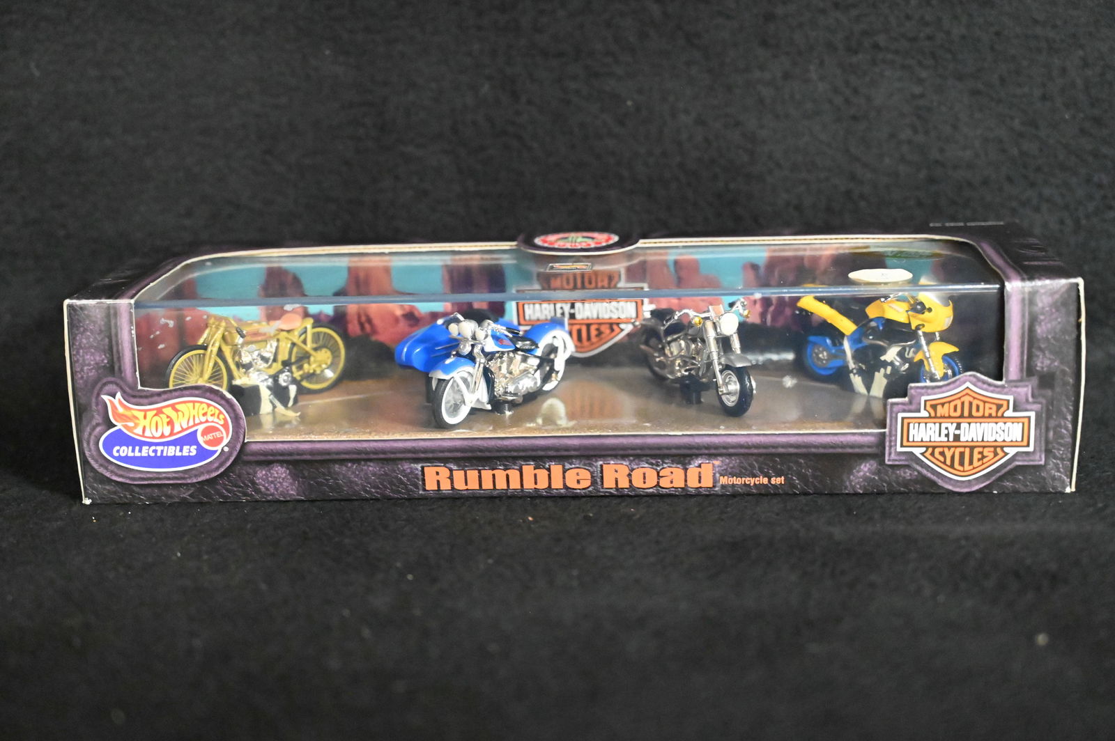 1999 Hot Wheels Collectibles Motor Harley Davidson Rumble Road Manufactures Series 3.  Has a little (1 of 7)