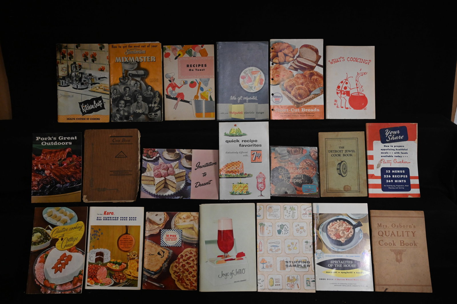 20 Vintage Advertisement Cook Books/Pamphlets From The 1900's. Includes Betty Crocker, Mrs.: 20 Vintage Advertisement Cook Books/Pamphlets From The 1900's. Includes Betty Crocker, Mrs. Osborne's, Detroit Jewel, 7 Up, Jello and more.