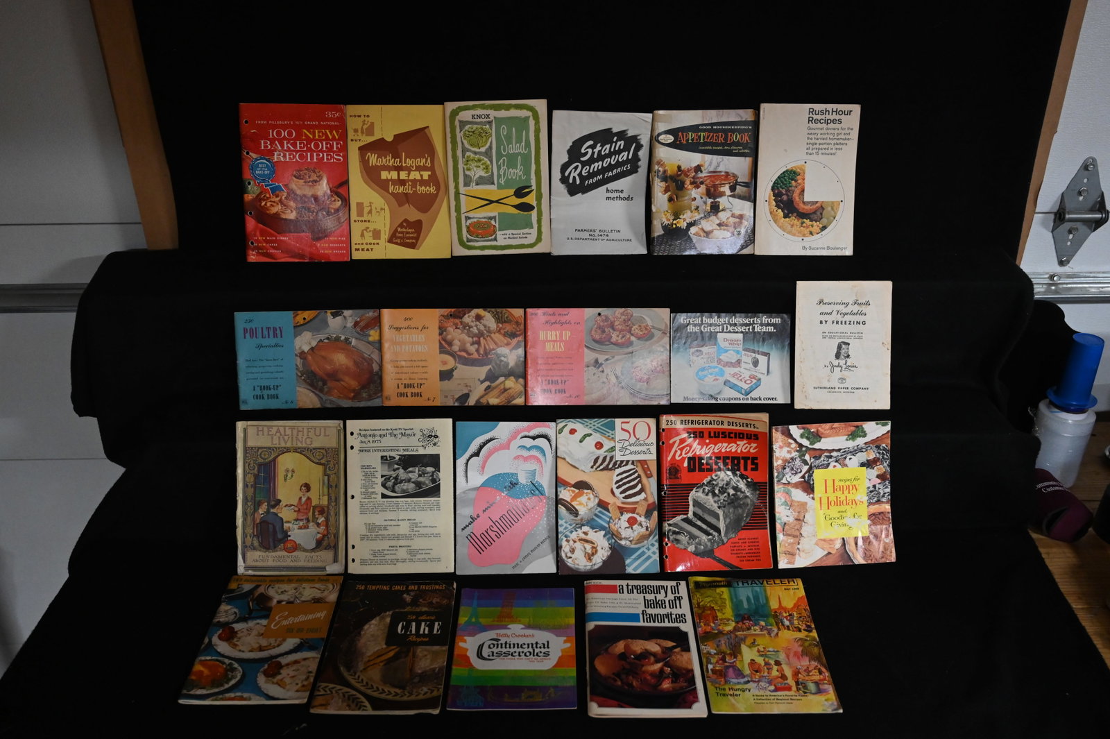 20 Vintage Advertisement Cook Books/Pamphlets From The 1900's. Includes Pillsbury, Knox, Good: 20 Vintage Advertisement Cook Books/Pamphlets From The 1900's. Includes Pillsbury, Knox, Good Housekeeping's, and more.