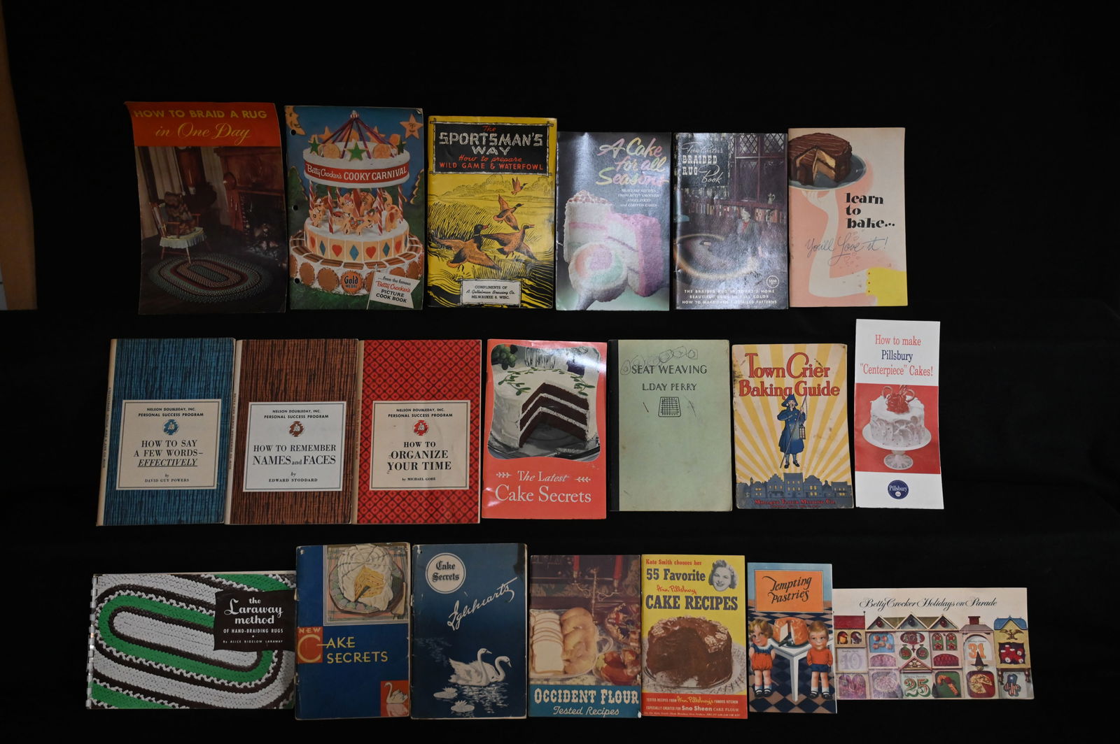 20 Vintage Advertisement Cook Books/Pamphlets From The 1900's.  Includes Soothsayer Flour, (1 of 4)