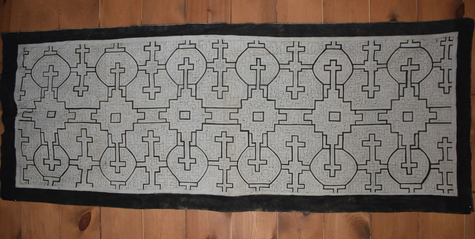 Shipibo Textile from South America - Hand Painted 20th Century Cotton Tabby Cloth (1 of 6)