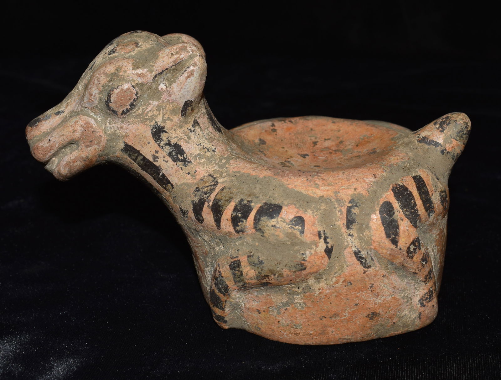 Pre-Columbian Unusual Nicoya Zoomorphic Pottery Figure - Lynx or Jaguar 1000 to 1200 AD (1 of 9)