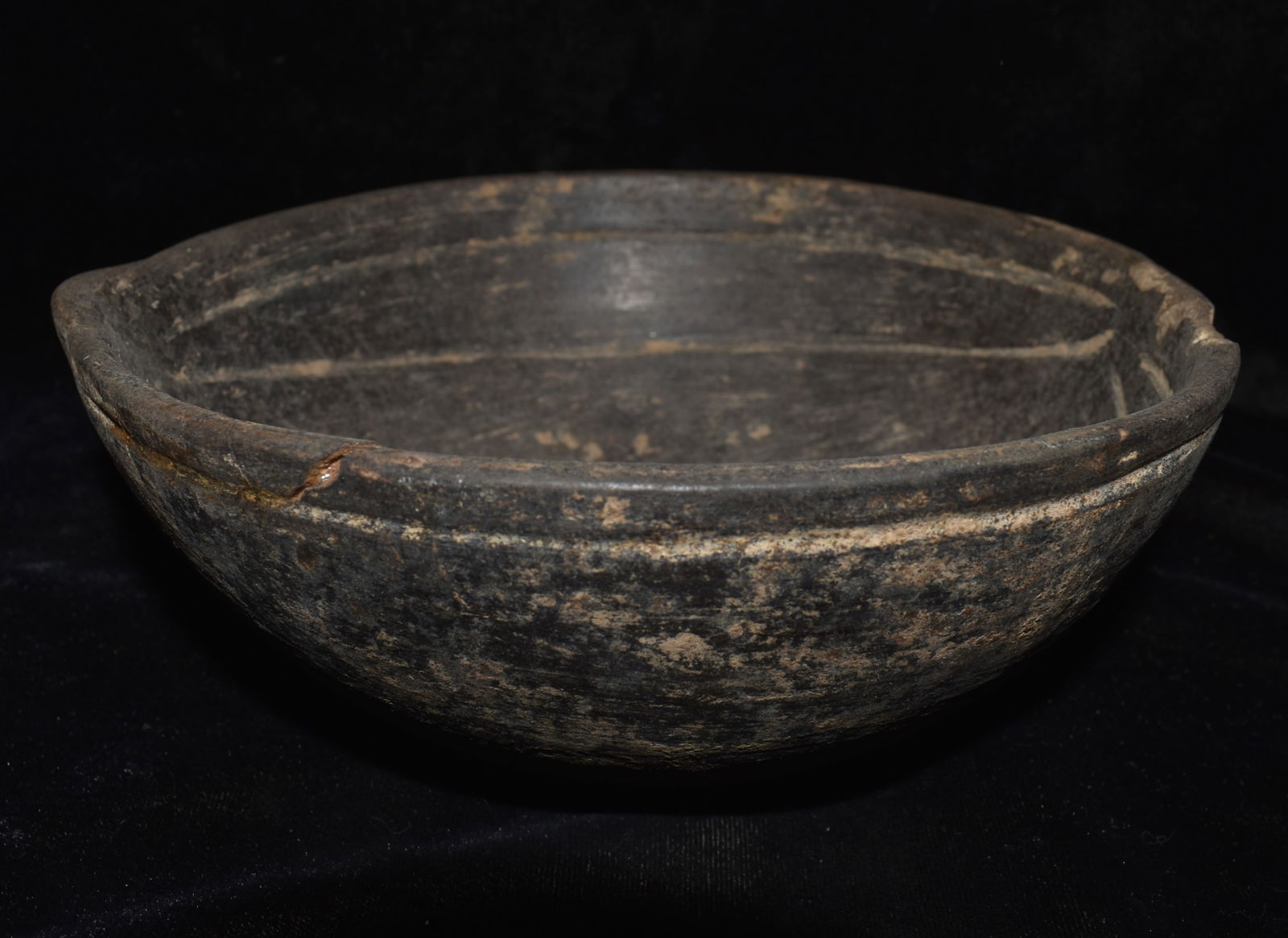 Incised Pre-Columbian Mayan Pottery Bowl with Water Lip or Pour Spout (1 of 10)