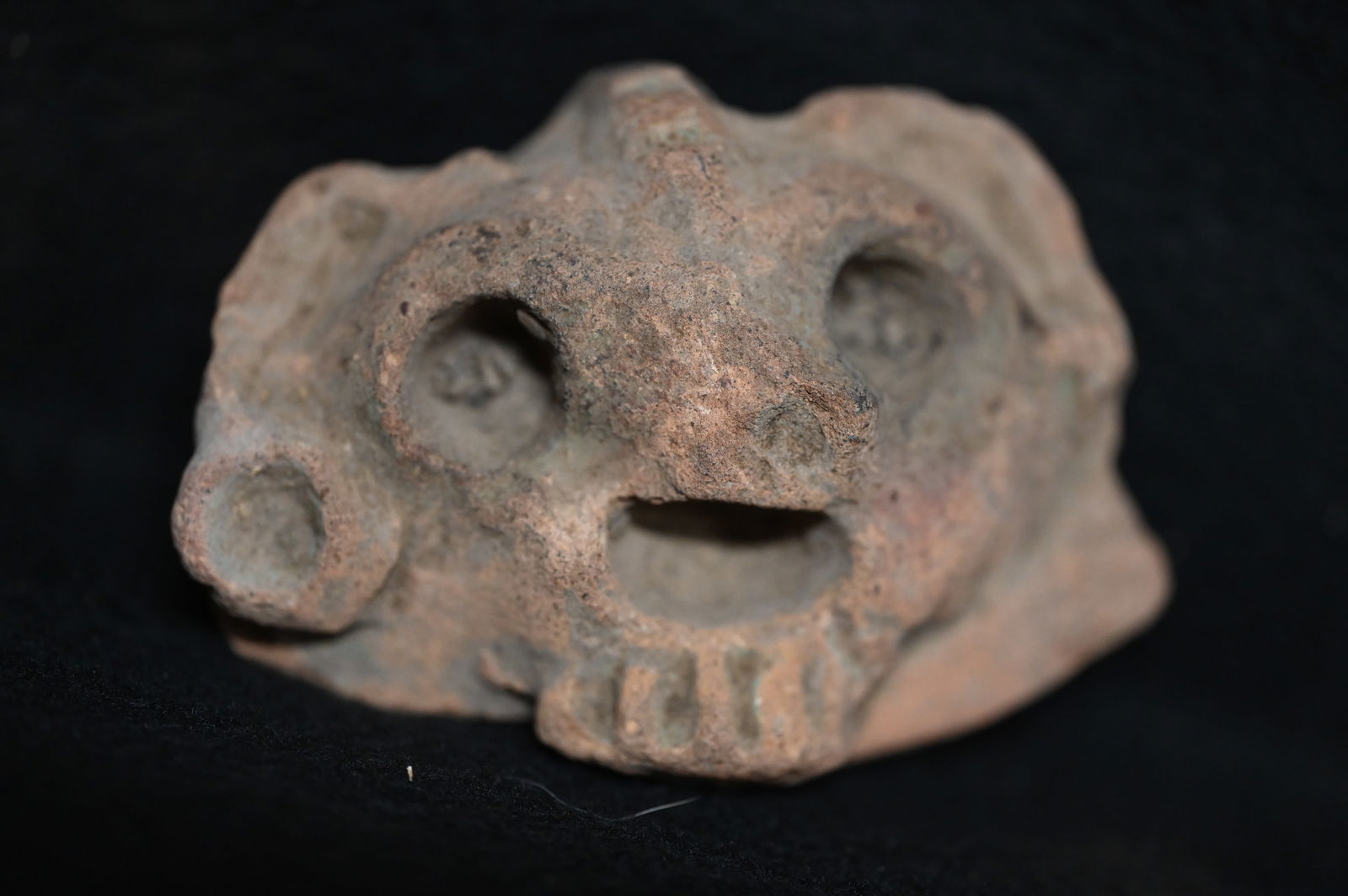 Pre-Columbian Mayan Clay Pottery Effigy Figure Head  3 5/8".  Pre-Classic (1 of 8)