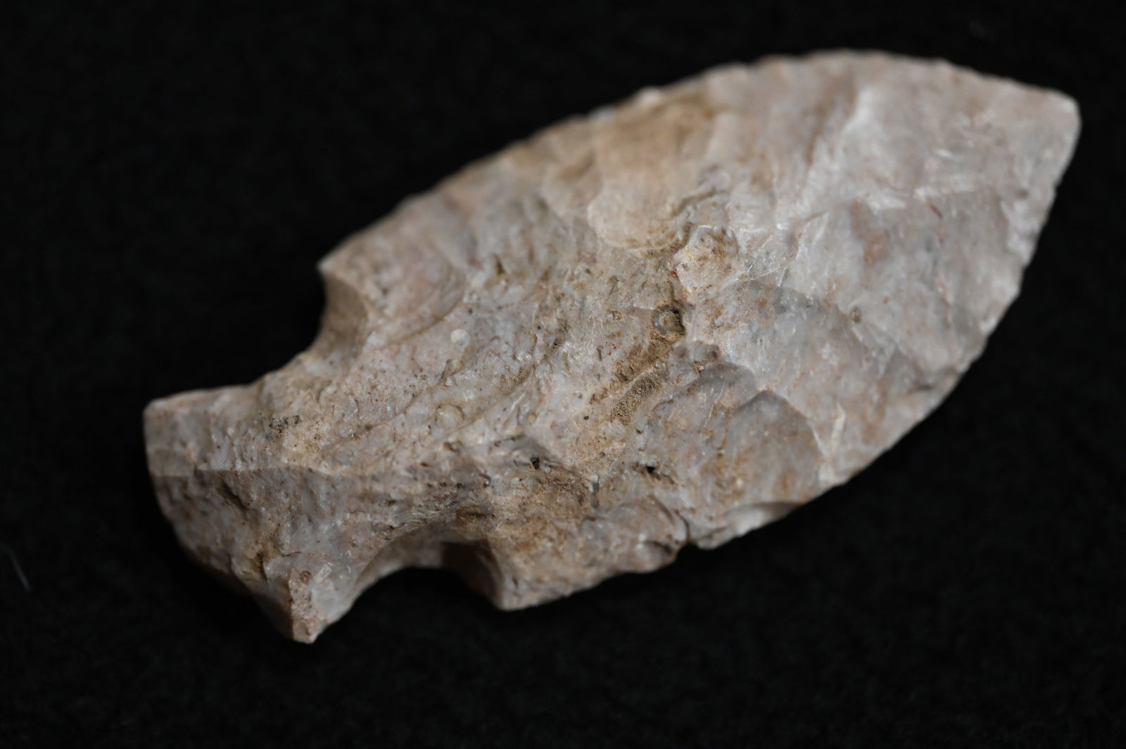 2 5/8" Table Rock Arrowhead Found in Marion Co. Missouri Ex: James Vroom Collection. (1 of 10)