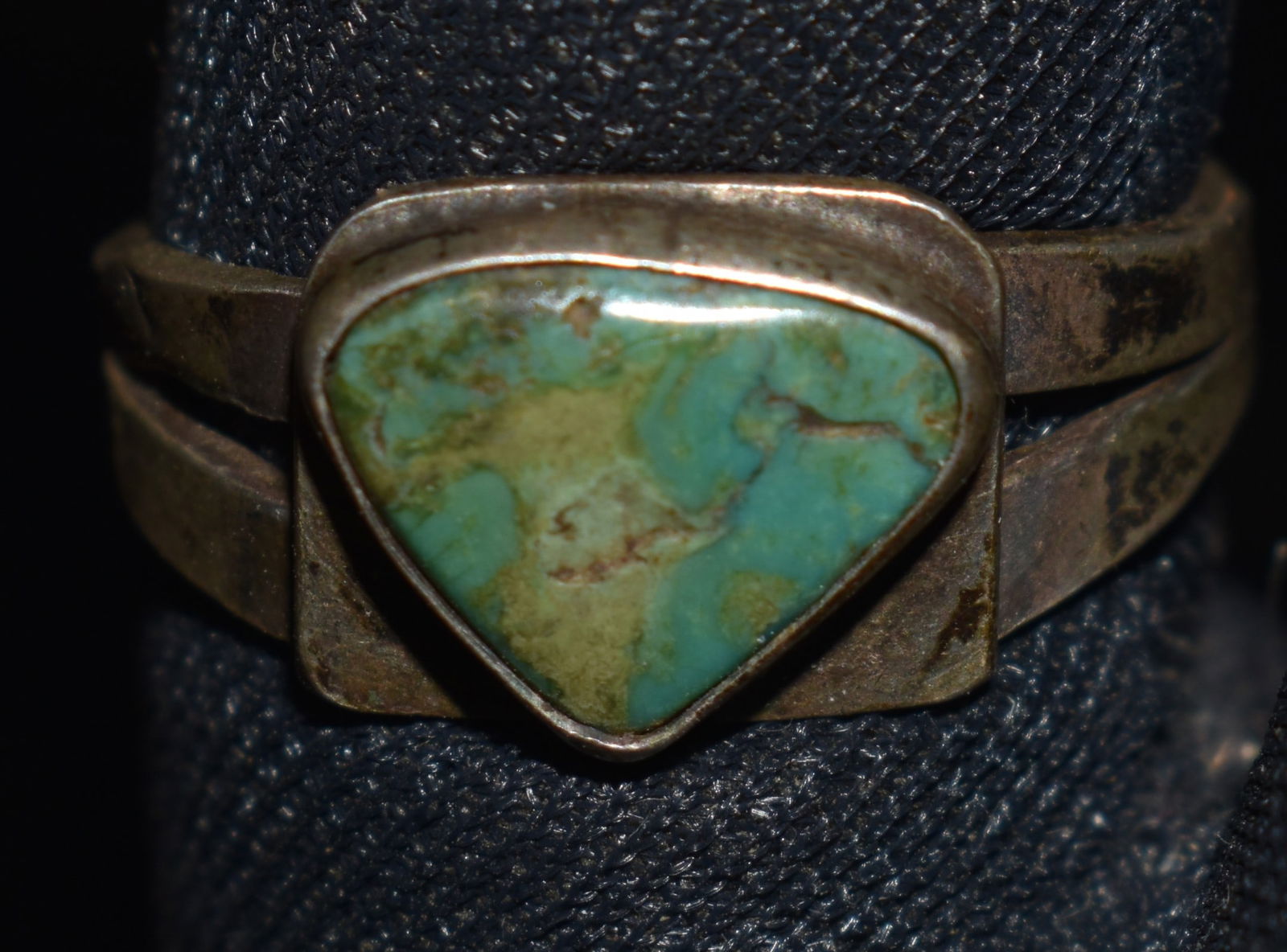 Old Pawn Navajo Sterling Silver & Turqouise Ring - Size 8 1/2" (1 of 7)