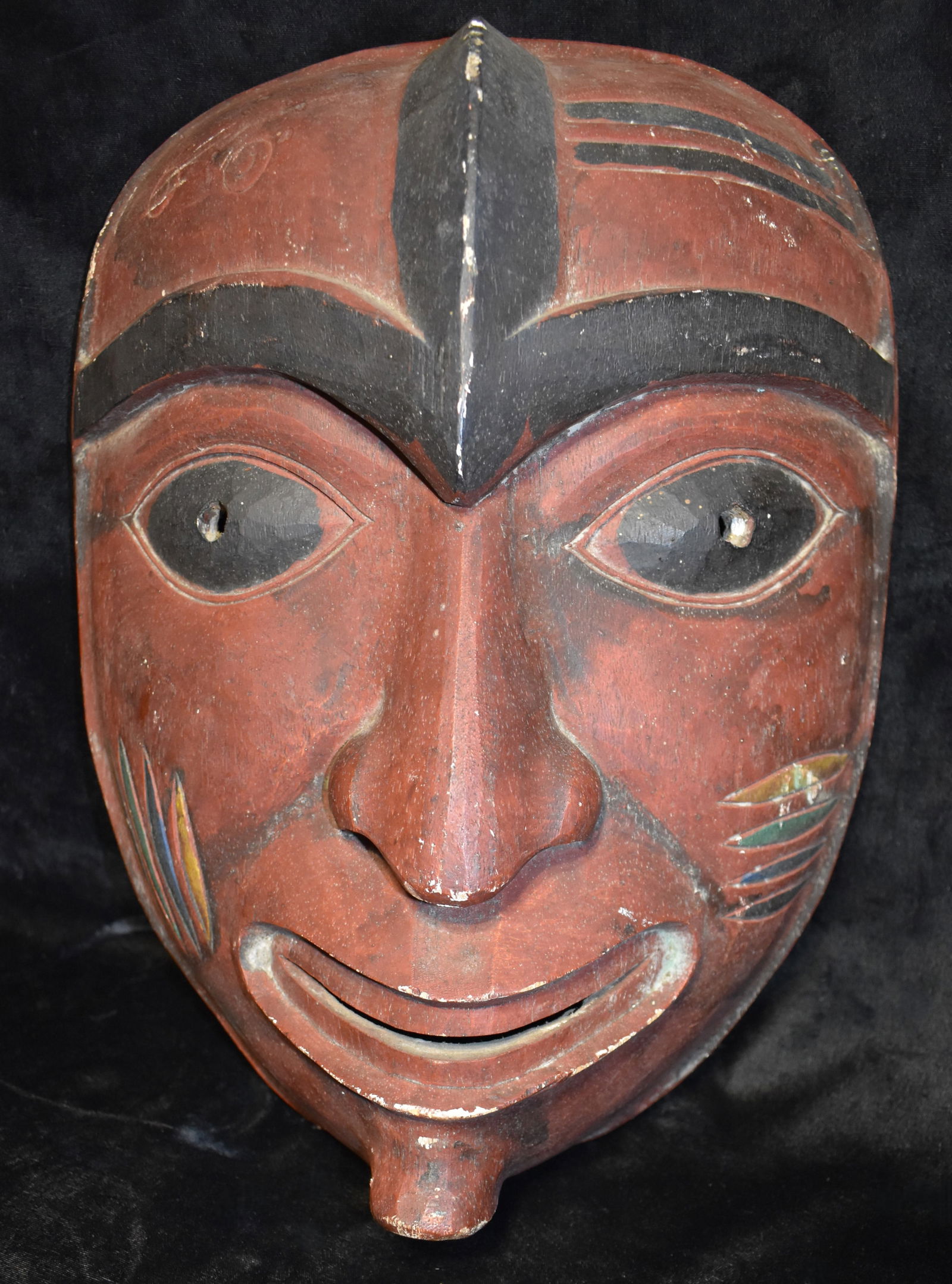 Large Antique Kwakiutl Carved Wood Totem Face Mask from the NW Pacific (1 of 8)
