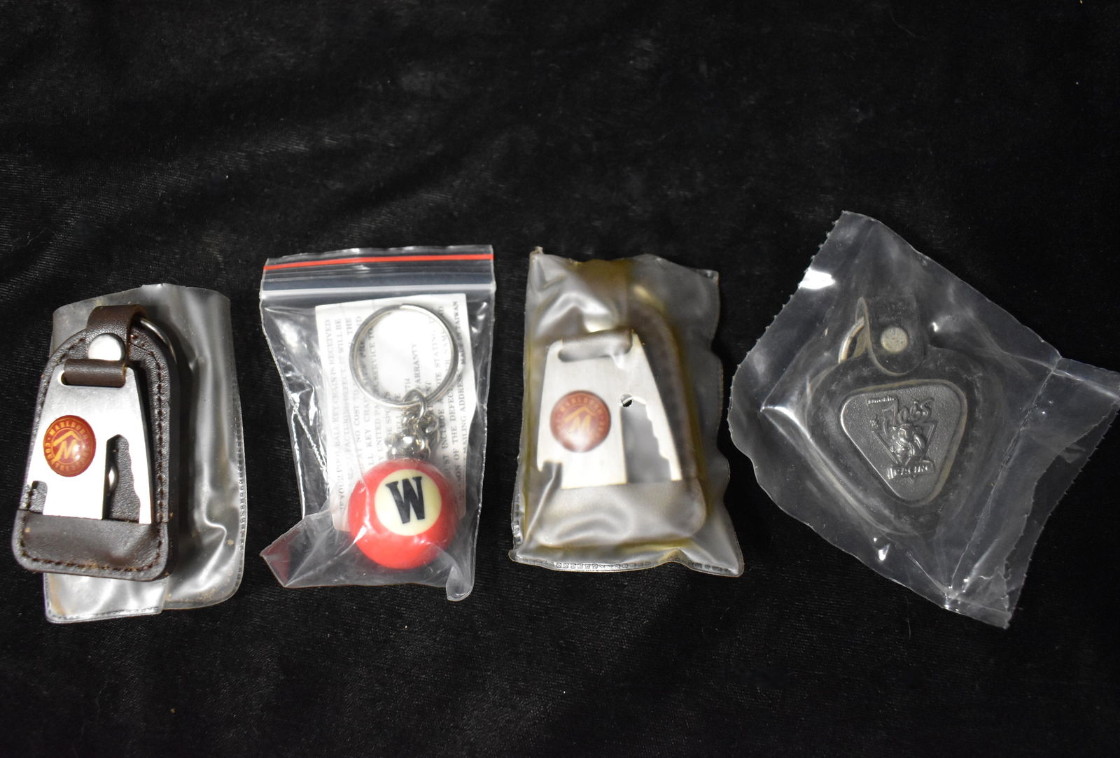 4 Vintage Smokers Key Chains - Camel, Winston & Marlboro (1 of 3)
