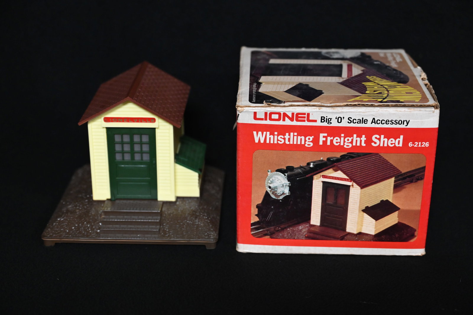 Lionel Trains Big "O" Scale Whistling Freight Shed Accessory 6-2126 In the original box. (1 of 6)