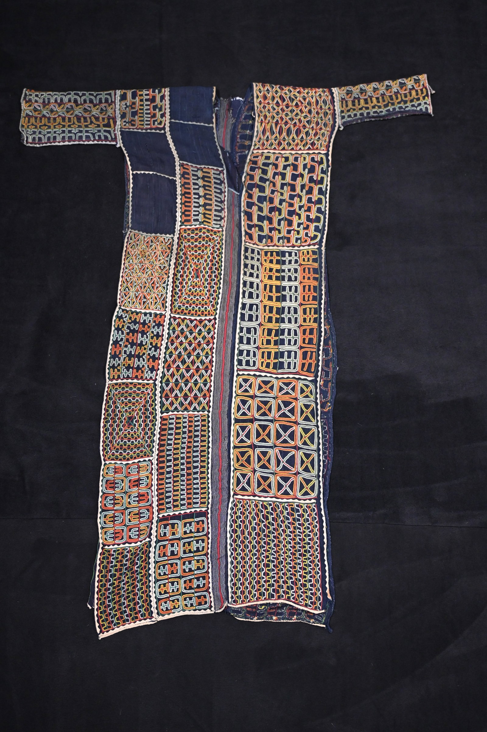 Mid-Century Nigerian Boubou Hand Embroidered Overlet 19" wide 42" Long: Nigerian Boubou Overlet 19" wide 42" Long. Mid Century hand embroidered tribal wear. Use by a native but still in nice condition with intricate embroidery.