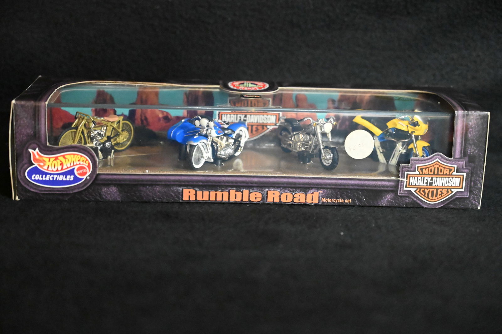 1999 Hot Wheels Collectibles Motor Harley Davidson Rumble Road Manufactures Series 3.  Has a little (1 of 6)