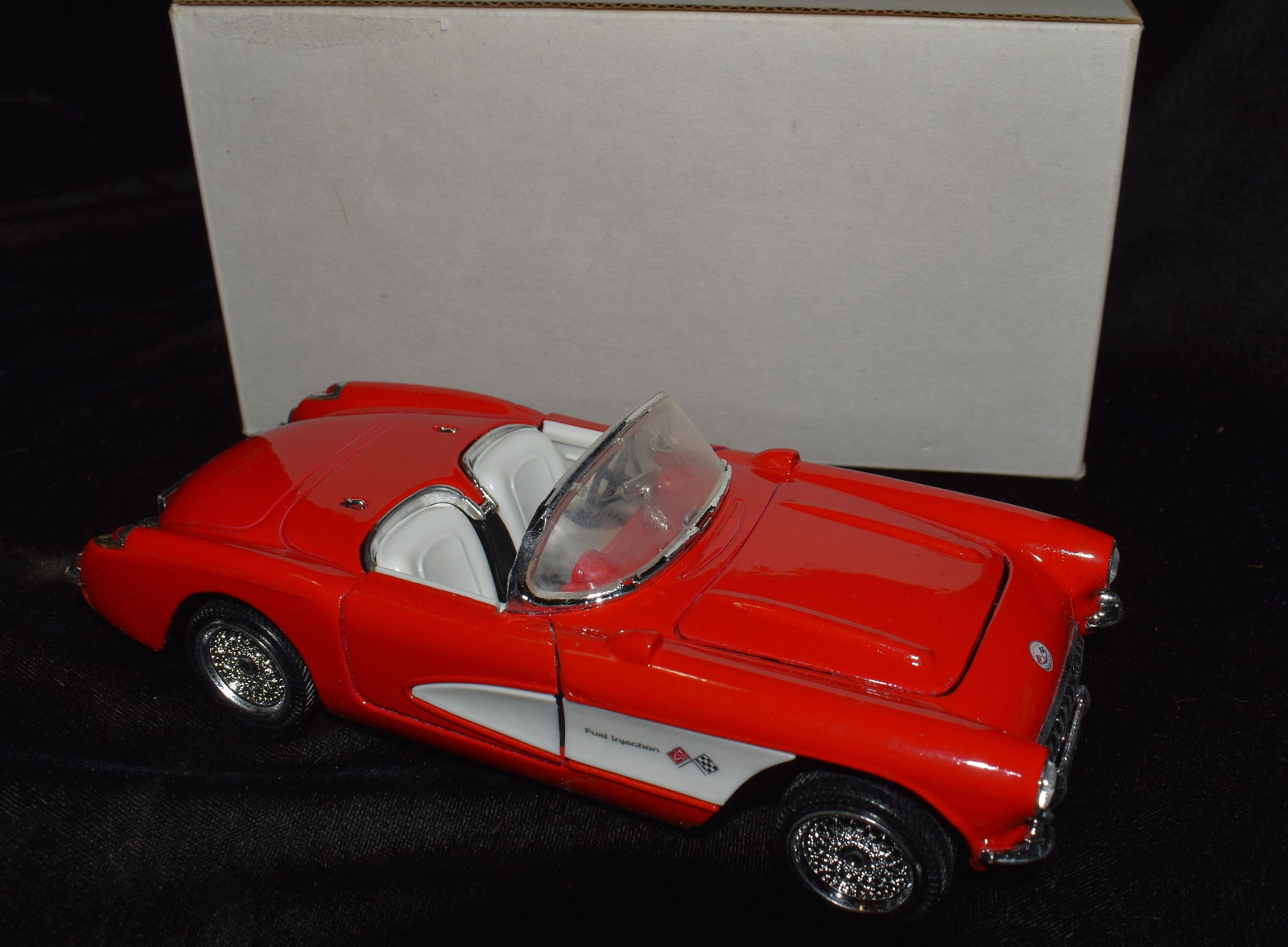 Die Cast 1957 Chevrolet Corvette Convertible Red 1:24 Scale SS7708 NIB (1 of 6)