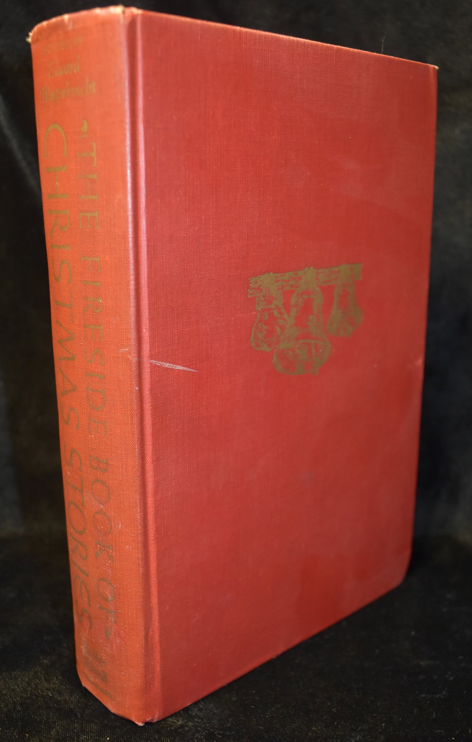 1945 THE FIRESIDE BOOK OF CHRISTMAS STORIES: THE FIRESIDE BOOK OF CHRISTMAS STORIES by Wagenknecht, Edward. Published by The Bobbs-Merrill Co., Indianapolis, 1945. Still in nice condition this book has been read to many children over the years. 