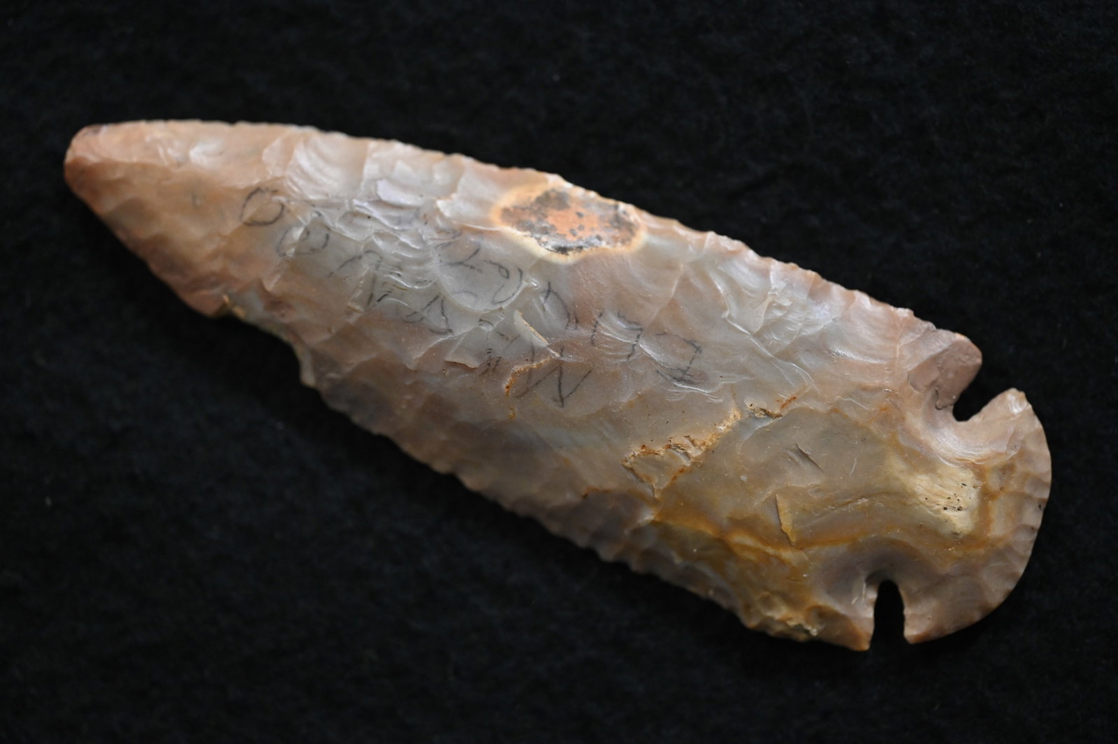 4 1/8" Dovetail Found in Kentucky Ex: Walt McIntyre, Matt Lay Collections.: 4 1/8" Dovetail Found in Kentucky Ex: Walt McIntyre, Matt Lay Collections. Key words: Ancient, Prehistoric Native American Indian Artifacts, Arrowheads, Stone Tools