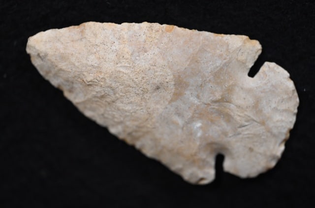2 5/8" Dovetail Found in Howard Co. Missouri Ex: John Bender, Matt Lay Collections.: 2 5/8" Dovetail Found in Howard Co. Missouri Ex: John Bender, Matt Lay Collections. Key words: Ancient, Prehistoric Native American Indian Artifacts, Arrowheads, Stone Tools