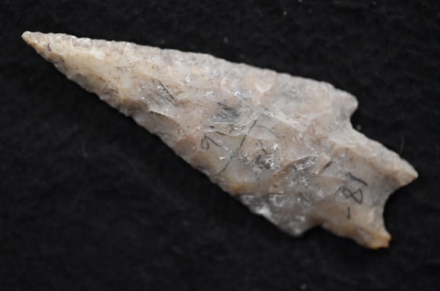 3" Pedernales Found in Texas Ex: Walt McIntyre Collection.: 3" Pedernales Found in Texas Ex: Walt McIntyre Collection. Key words: Ancient, Prehistoric Native American Indian Artifacts, Arrowheads, Stone Tools