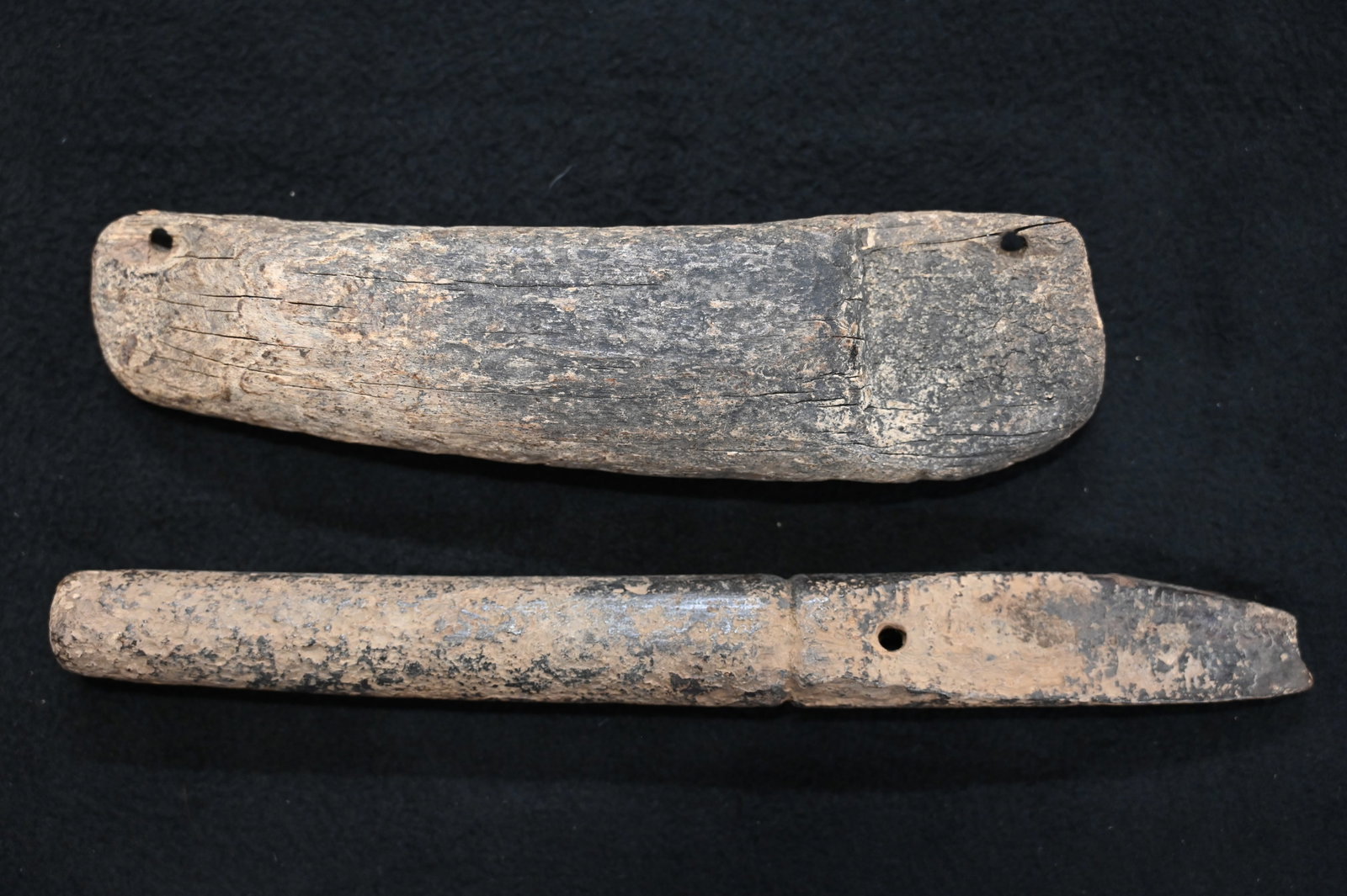 2 Alaska Bone Tools Inuit Eskimo Longest is 10 1/2".: 2 Alaska Bone Tools Inuit Eskimo Longest is 10 1/2". Key words: Ancient, Prehistoric Native American Indian Artifacts, Arrowheads, Stone Tools