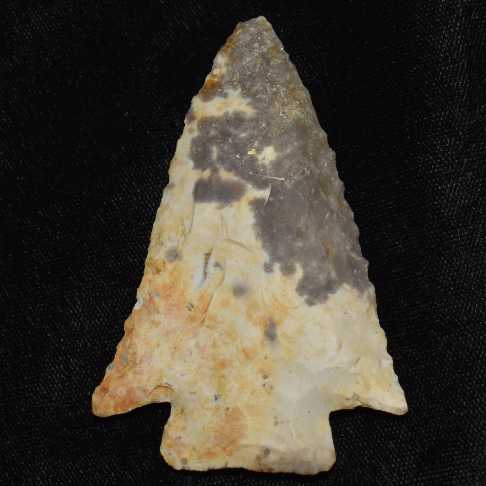 2 7/8" Rice Arrowhead found in St Charles County, Missouri: 2 7/8" Rice Arrowhead found in St Charles County, Missouri. Nicely made artifact. Similar to a short base Hardin in its outline. Ex Tim Patrick Collection. Key words: Ancient, Prehistoric Native Ameri