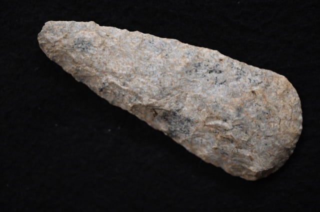 3 13/16" Creek Stained Cobbs Knife Found in Clark Co. Missouri Ex: James Vroom Collection.: 3 13/16" Creek Stained Cobbs Knife Found in Clark Co. Missouri Ex: James Vroom Collection. Key words: Ancient, Prehistoric Native American Indian Artifacts, Arrowheads, Stone Tools