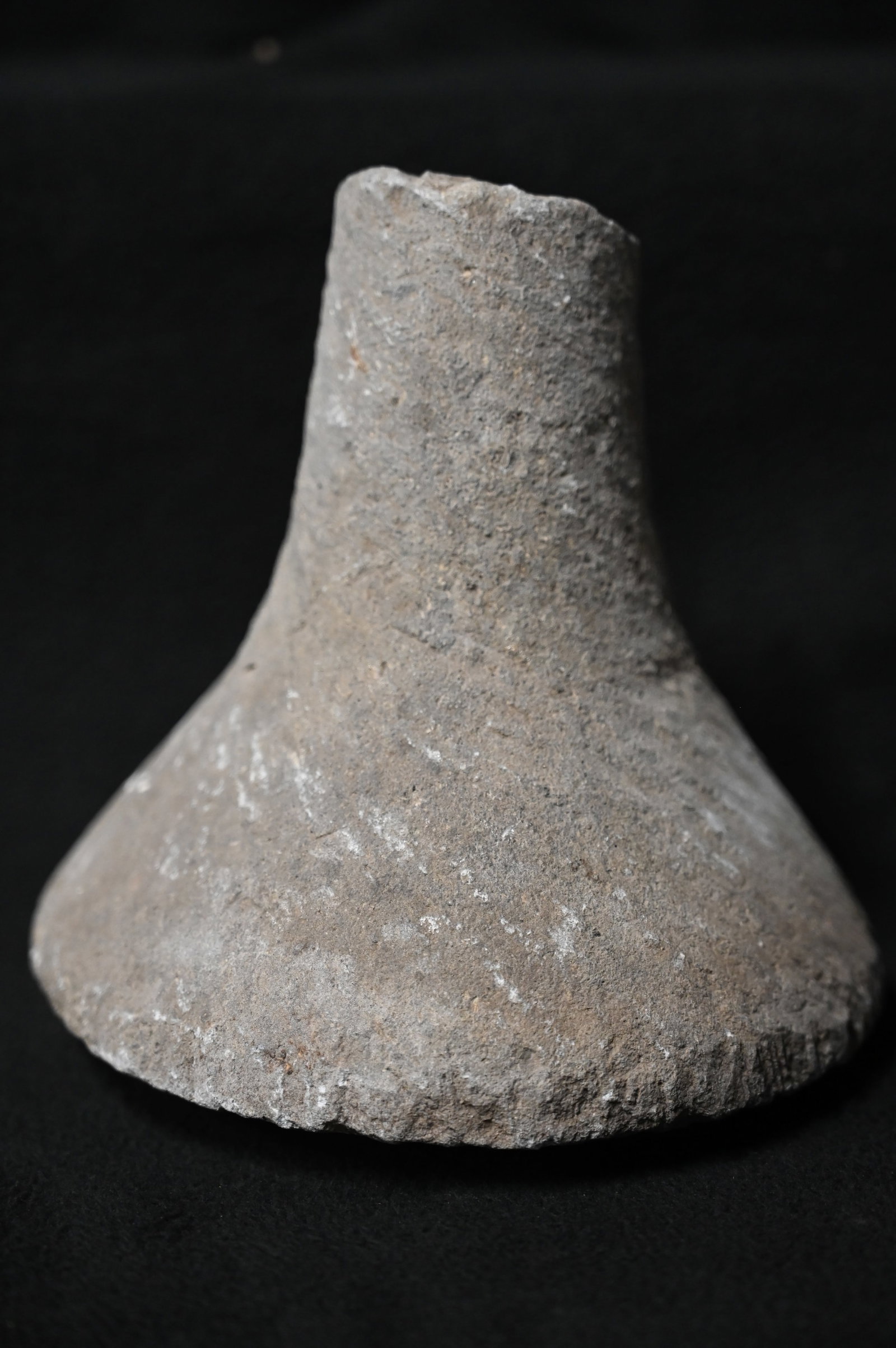 Large Poi Pounder Found in the Polynesian Islands Region 6" tall and wide with damage to the handle.: Large Poi Pounder Found in the Polynesian Islands Region 6" tall and wide with damage to the handle. Made from a basalt material. Poi is a traditional staple food in the Polynesian diet, made from tar