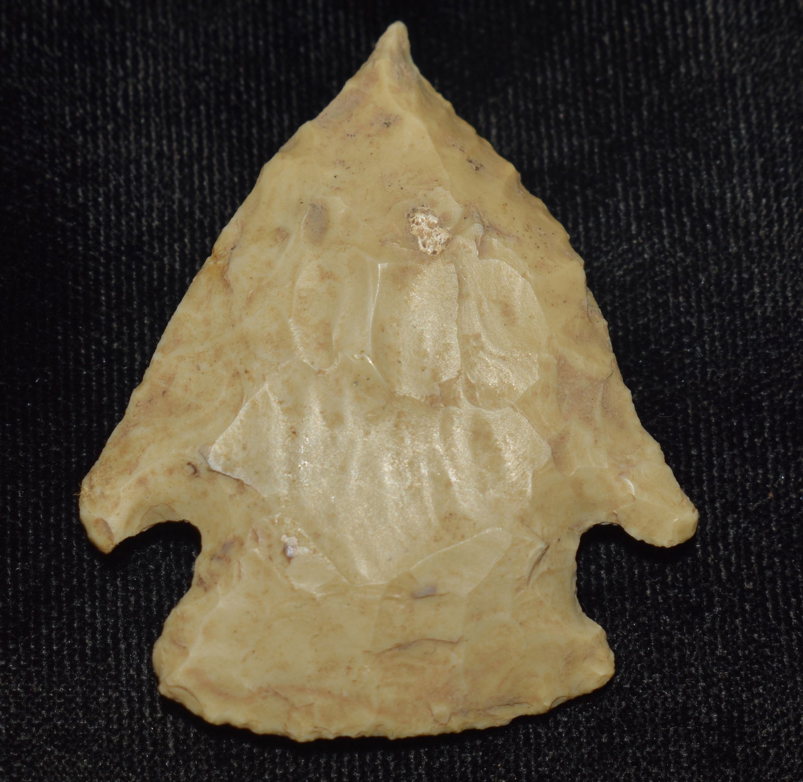 1 15/16" Finely Made Big Creek Arrowhead found in Pope County, Arkansas: 1 15/16" Finely Made Big Creek Arrowhead found in Pope County, Arkansas. Exhibits correct manufacture and good patination. Ex Tim Patrick Collection