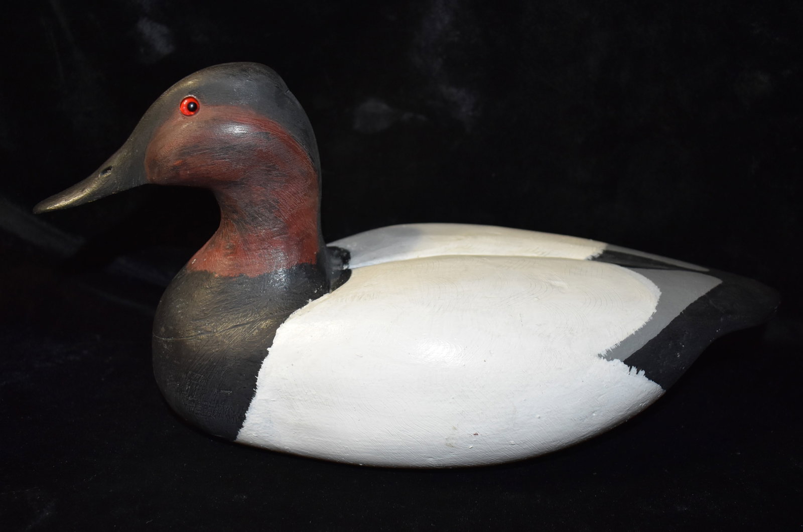 Vintage Hand Painted Wood Duck Decoy or Display - Signed "Gunter 80": Vintage Hand Painted Duck Decoy or Display. Signed on the bottom "Gunter 80". Very nice condition. Measures 12 1/2" by 7". This was a display piece. Shows no signs of use.