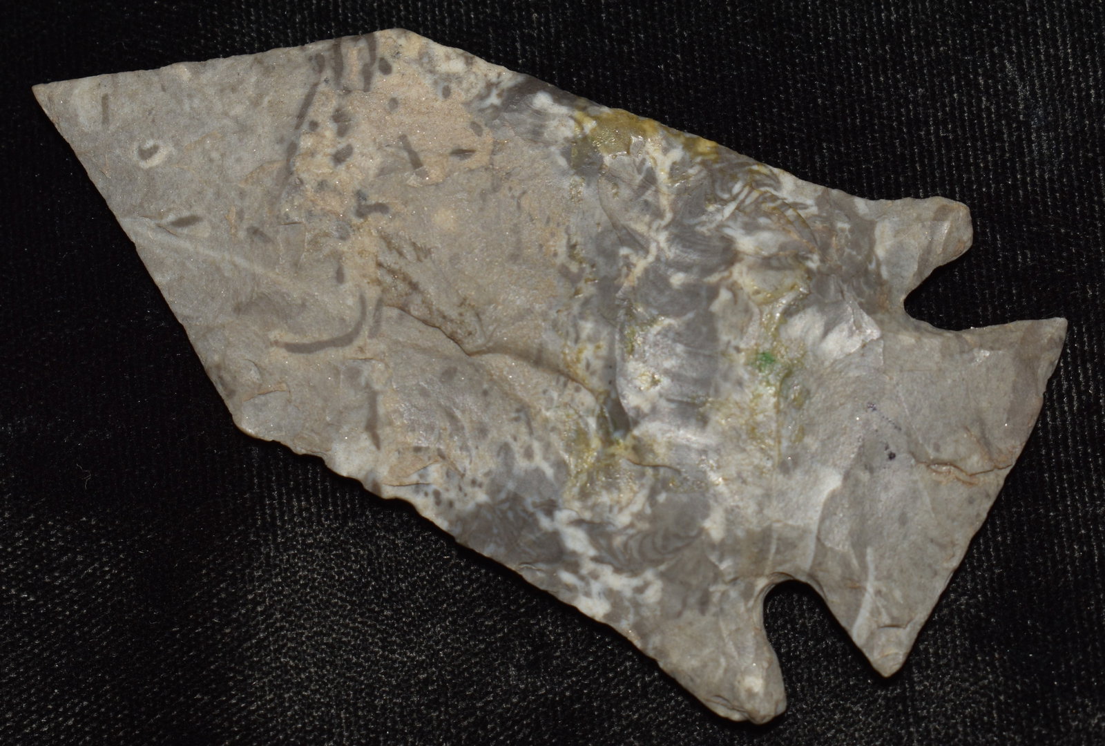 3 1/4" Boone Chert Afton Made by George Eklund: 3 1/4" Boone Chert Afton Made by George Eklund. One of the more prolific knappers of the 1970's in to the 2000's George is a well-known lithic artist from SW Missouri. This one was acquired long ago. 