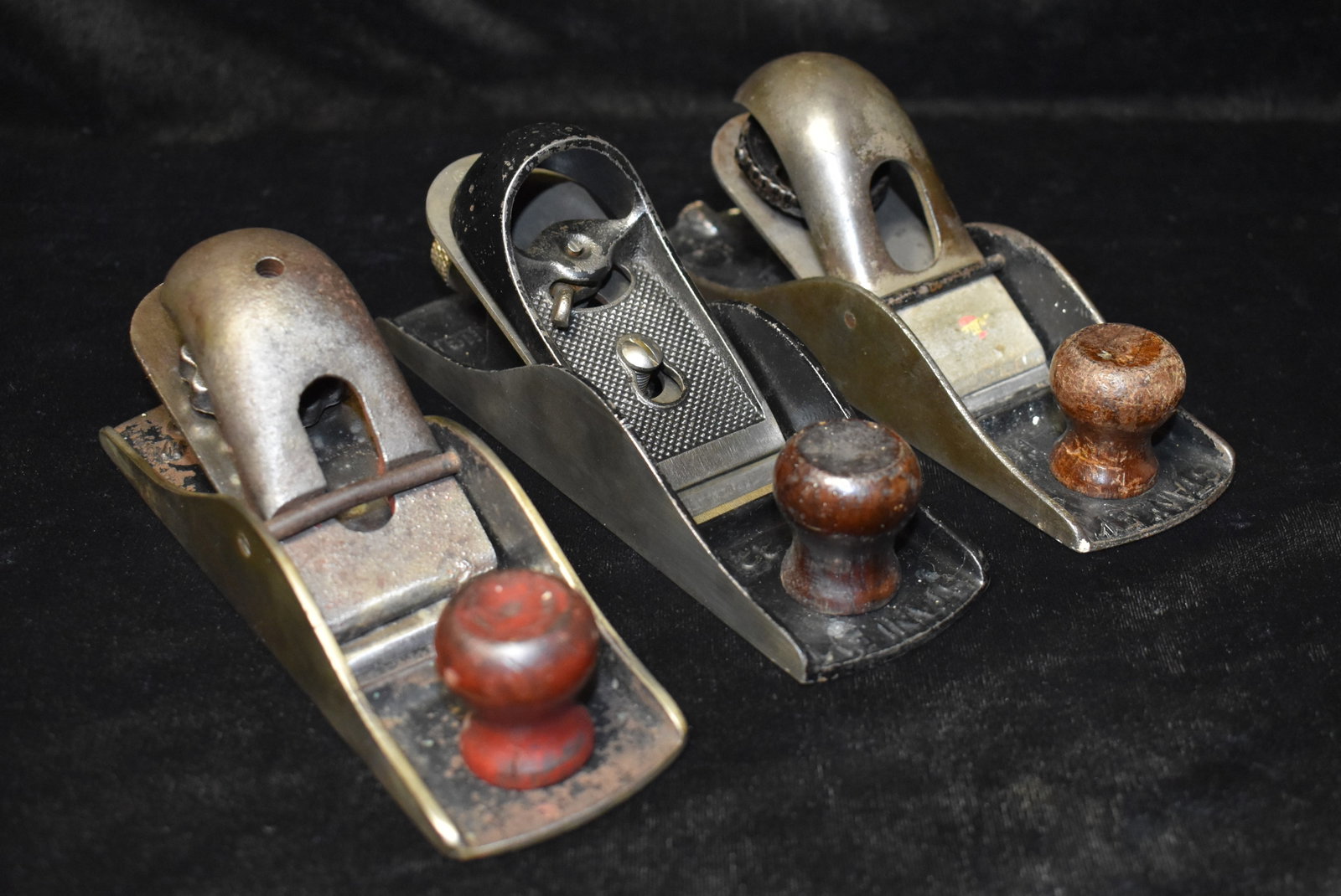 3 Vintage to Antique Wood Planes: Made in USA 220, Made in USA 110 Stanley and Union 110. All 3 are in excellent condition for their age. All 3 still function as intended. They measure 6 3/4" to 7"