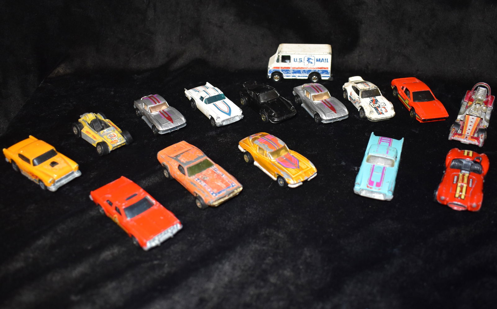 15 Vintage 1970's & 1980's Hot Wheels Diecast Cars: 15 Vintage 1970's & 1980's Hot Wheels Diecast Cars. Old cars that have been played with. See pictures for condition. The engine is loose in the Bubble Gunner.