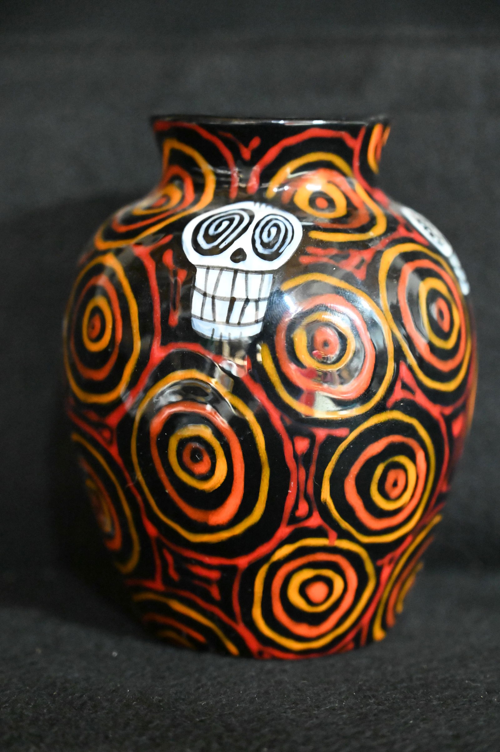 Skellramics Skulls in Red Pools Small 5 7/8" Vase with Certificate Tag.: Skellramics Skulls in Red Pools Small 5 7/8" Vase with Certificate Tag.