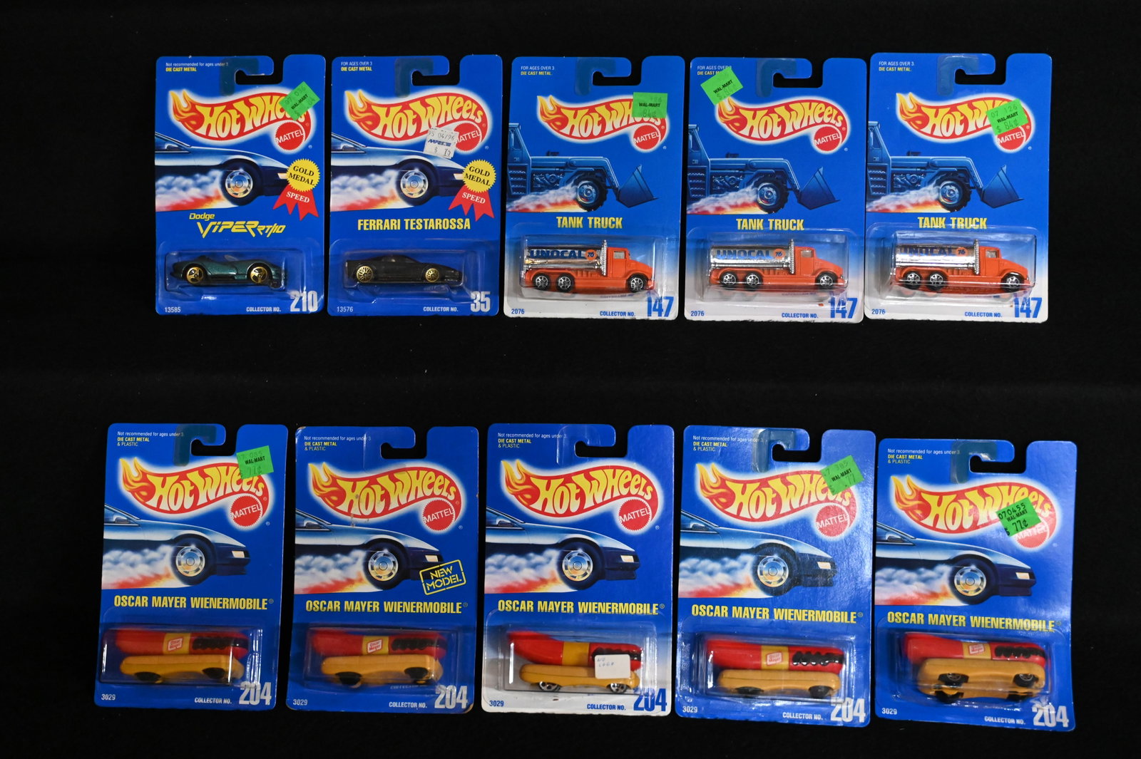 10 Hot Wheels 1991 with several Oscar Meyer Weinermobiles. All cars are in the original packaging.: 10 Hot Wheels 1991 with several Oscar Meyer Weinermobiles. All cars are in the original packaging.