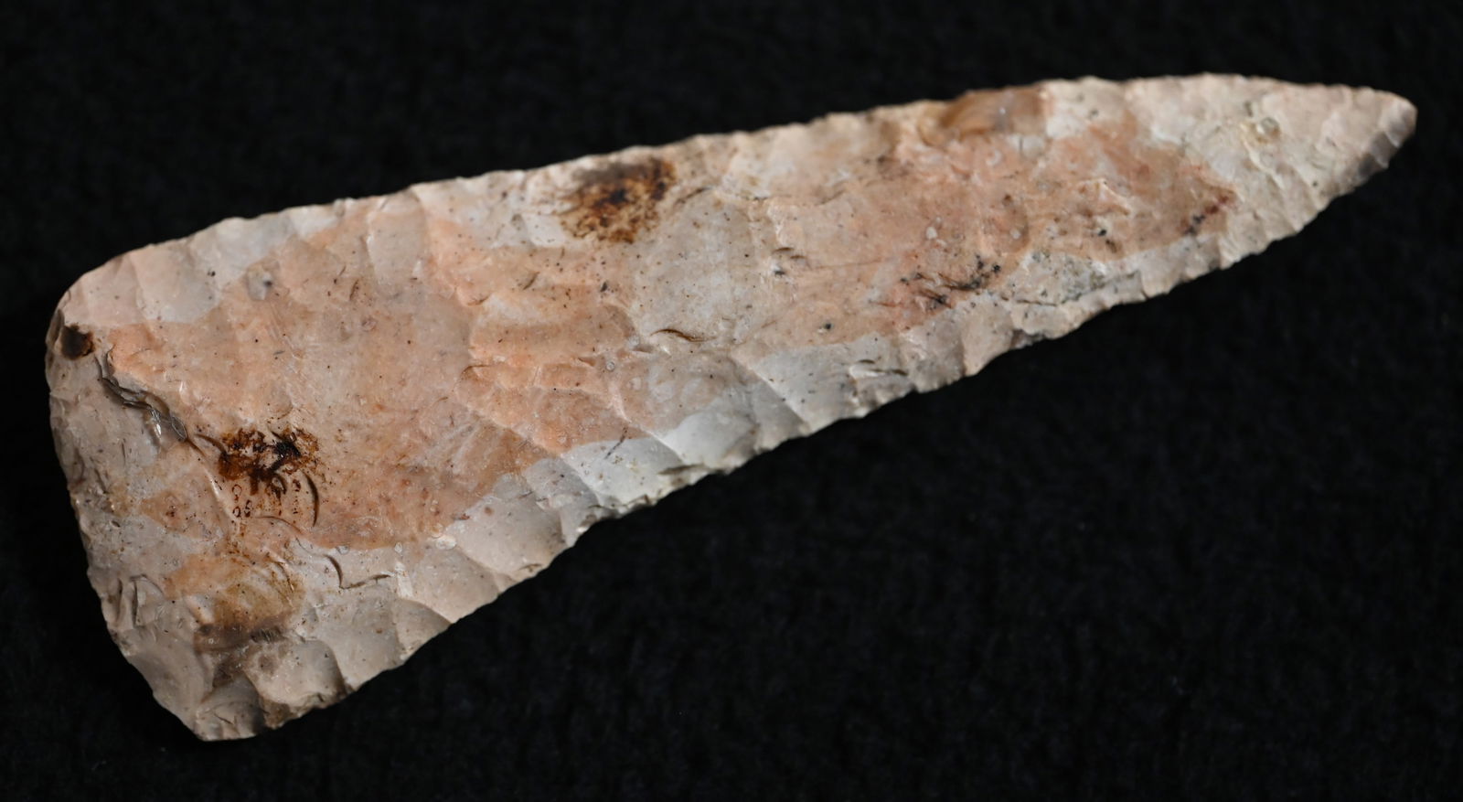 3 3/4" Cobbs Knife Found in Lafayette Co. Missouri by Ron Dankenbring. (1 of 10)