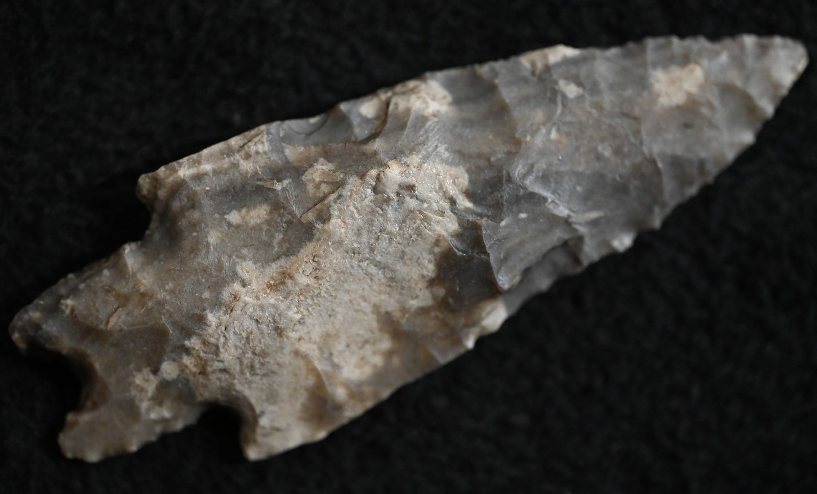 3 3/8" Pedernales Arrowhead Found in Texas. (1 of 10)