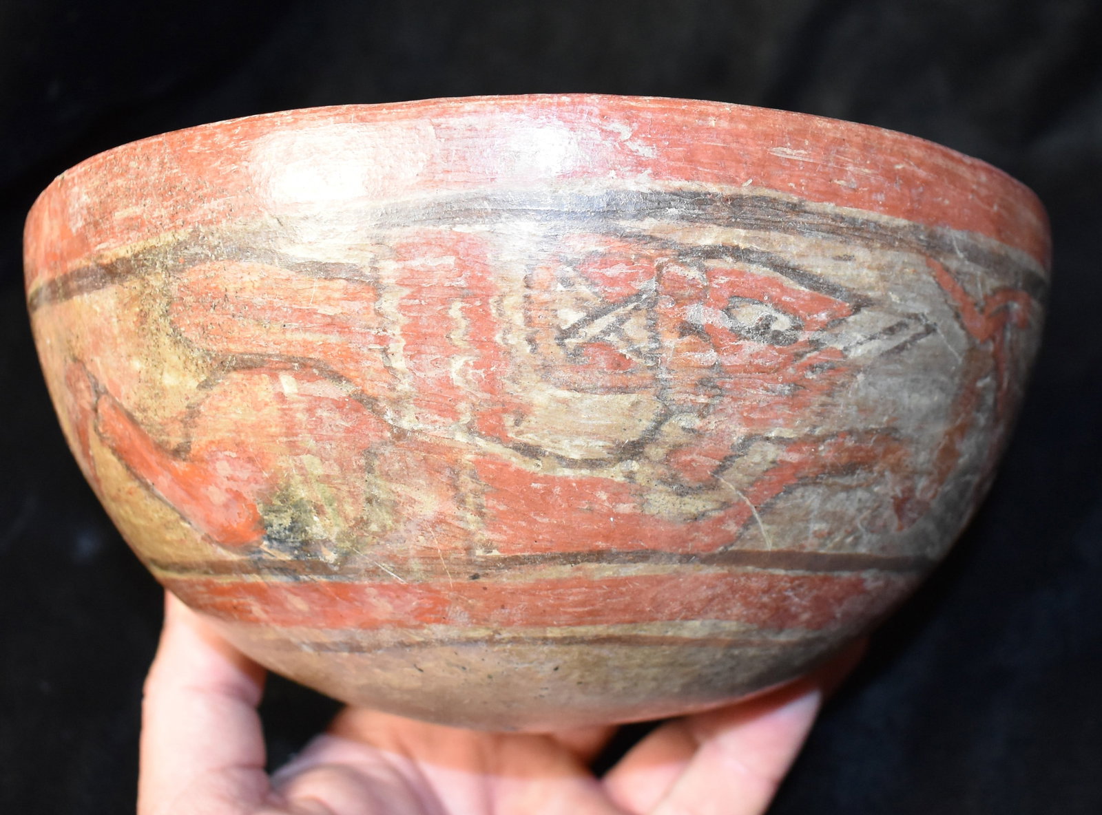 Pre-Columbian Mayan - The Hero Twins, Hunahpu and Xbalanque Polychrome Pottery Bowl: Pre-Columbian Mayan - The Hero Twins, Hunahpu and Xbalanque Polychrome Pottery Bowl. Mayan Territories circa 550 to 900 CE. The Hero Twins, Hunahpu and Xbalanque, are central figures in Maya mythology