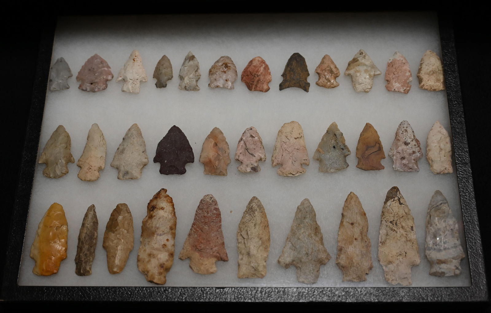 Frame of 33 Arrowheads Found in Franklin Co. Missouri Ex: Raenhard Wesselschmidt Collection. (1 of 8)