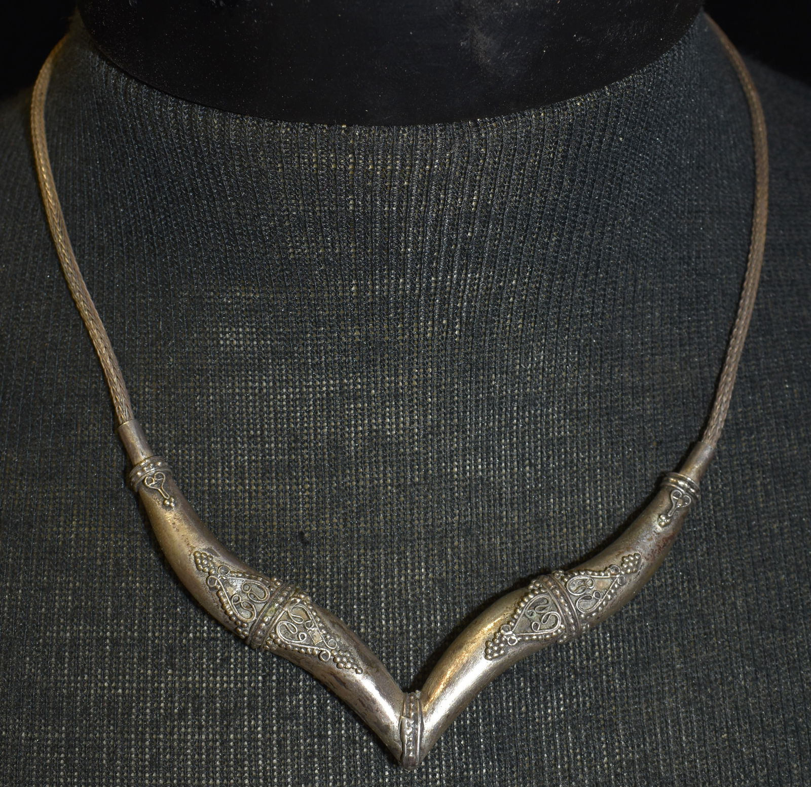 Mid Century Sri Lanka Wedding Necklace - High Silver Content 21 grams (1 of 7)