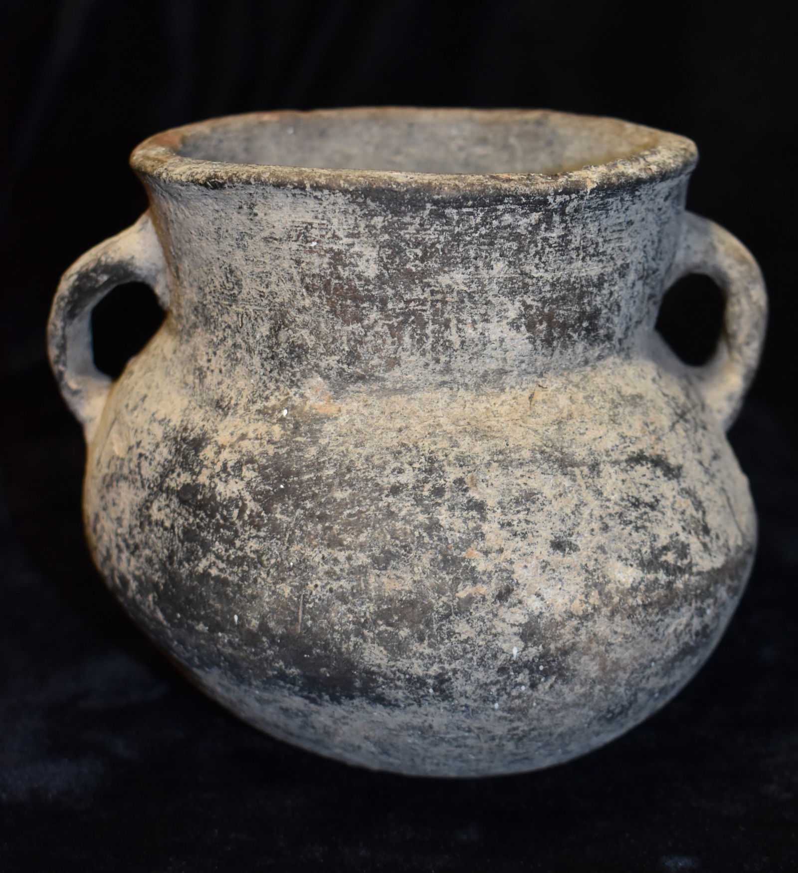 Pre-Columbian Mayan Handled Pottery Bowl (1 of 8)