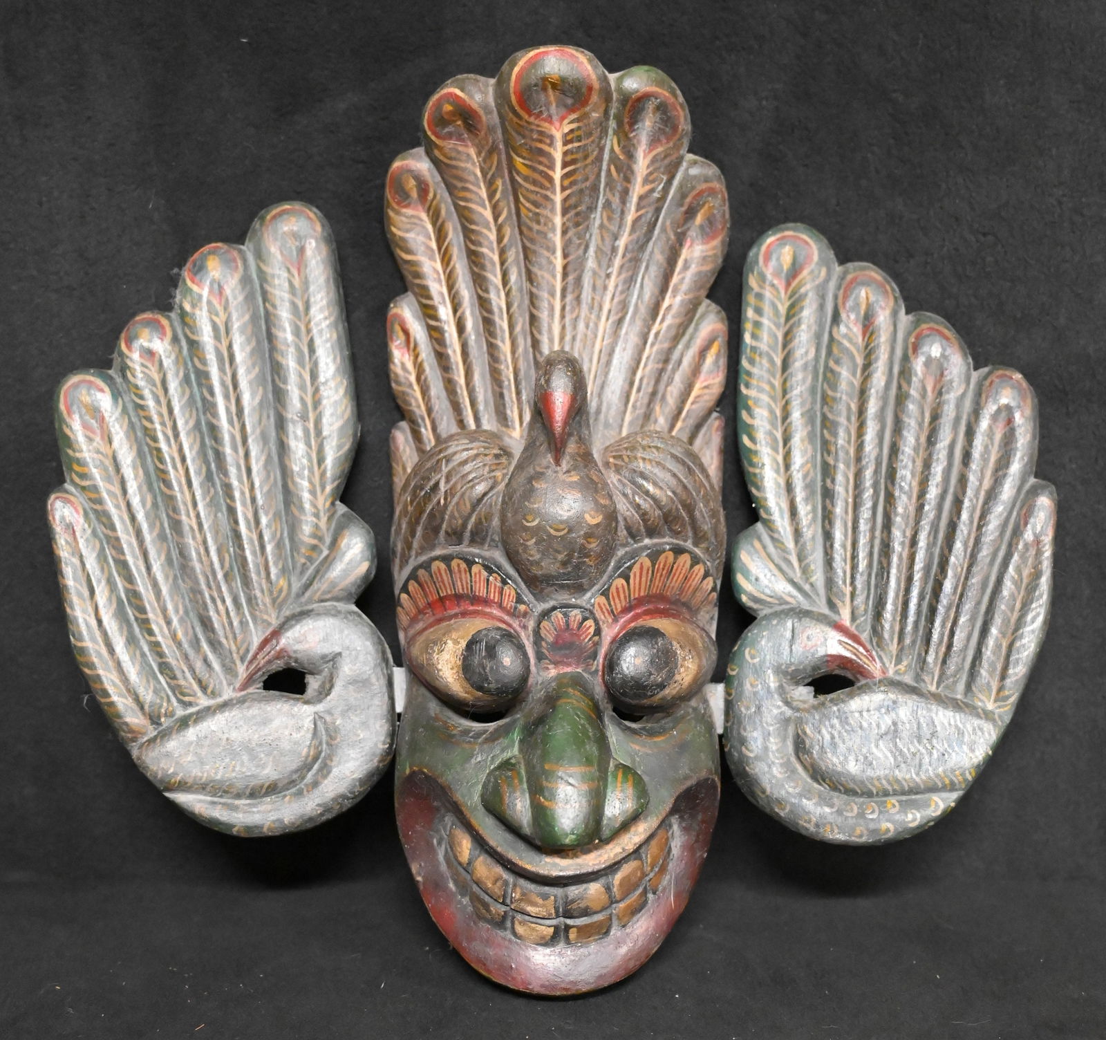Sri Lanka Bird Mask - Mid-Century or Older.  This mask is in great condition.  The mask is 16 inches (1 of 14)