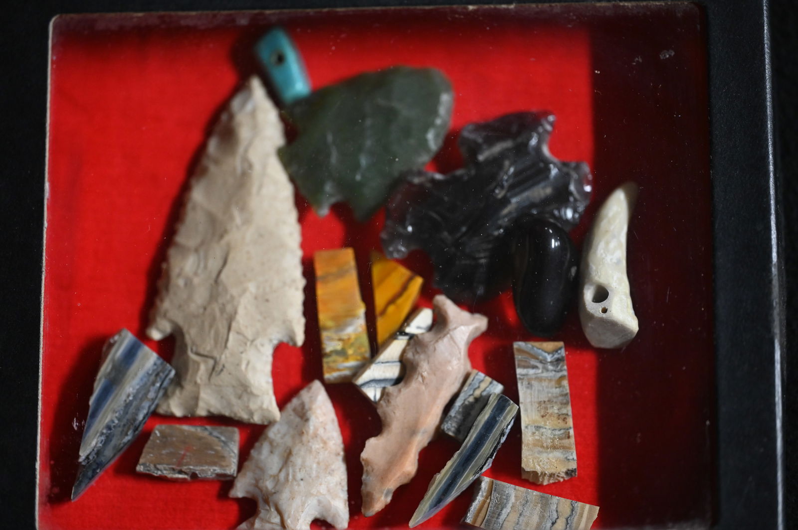 Modern Arrowheads and Tools in a 5 1/4" x 6 1/4" Frame. Longest is 2 7/8".  The frame is included. (1 of 4)