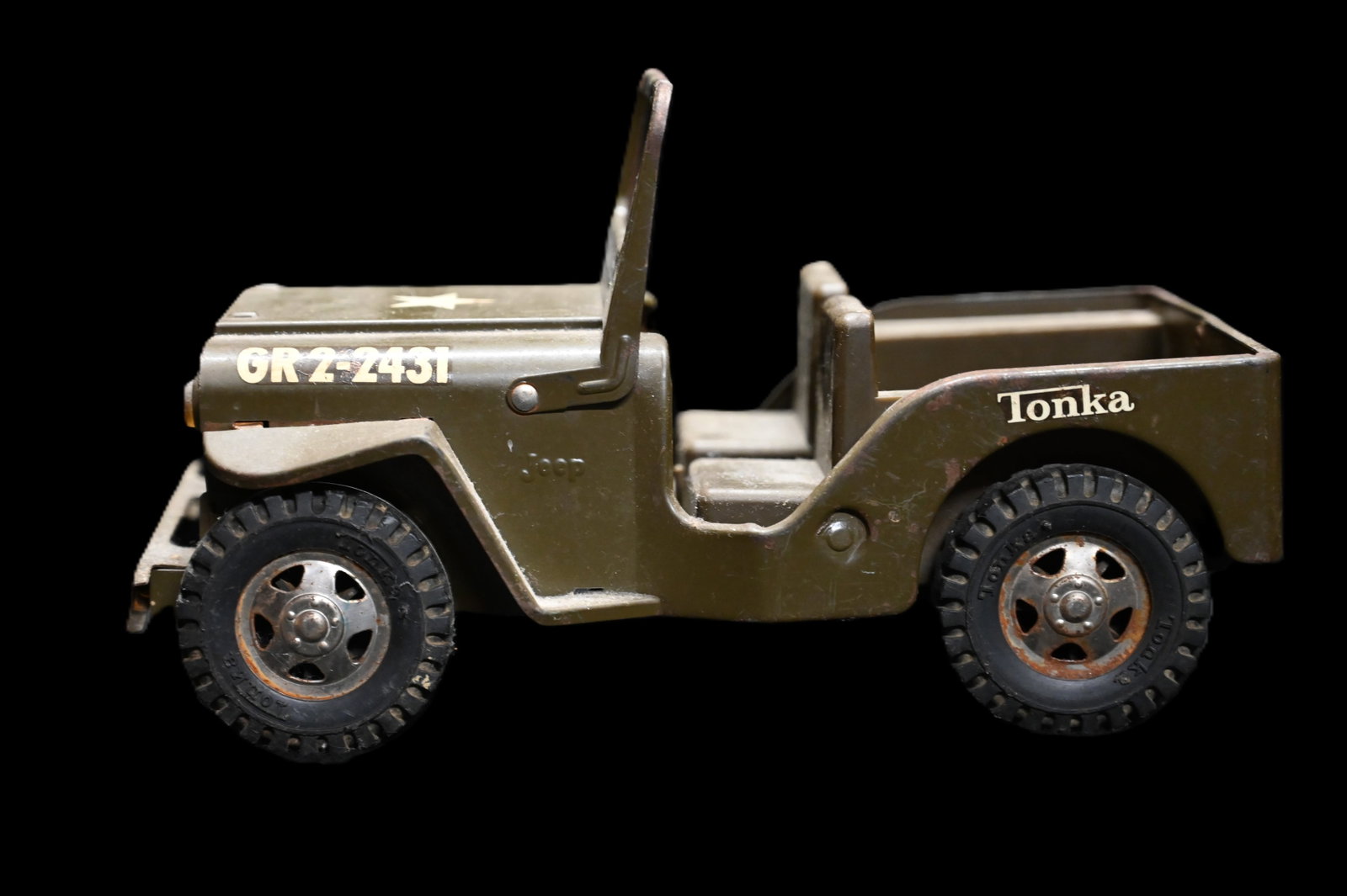 Tonka Vintage Tin Litho Military Jeep in really good condition.: Tonka Vintage Tin Litho Military Jeep in really good condition.