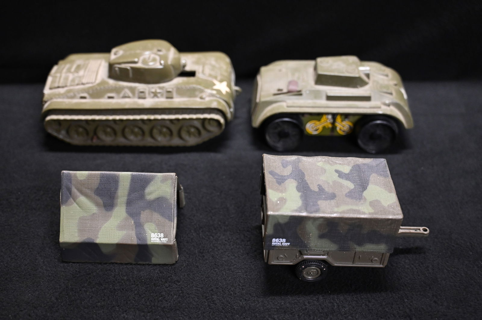 2 Military Metal and Plastic Vintage Tanks.  A wind up Marx Toy and a Friction Tank.  Both are (1 of 8)