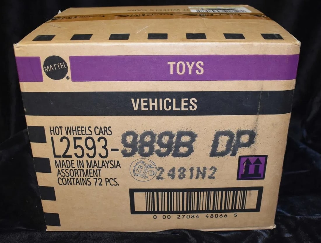 Mattel Hot Wheels Assortment contains 72 cars 2010: Mattel Hot Wheels Assortment contains 72 cars 2010. All cars are brand new and in their original card. The cars in the box probably don't match the numbers on the outside of the box. We made sure the