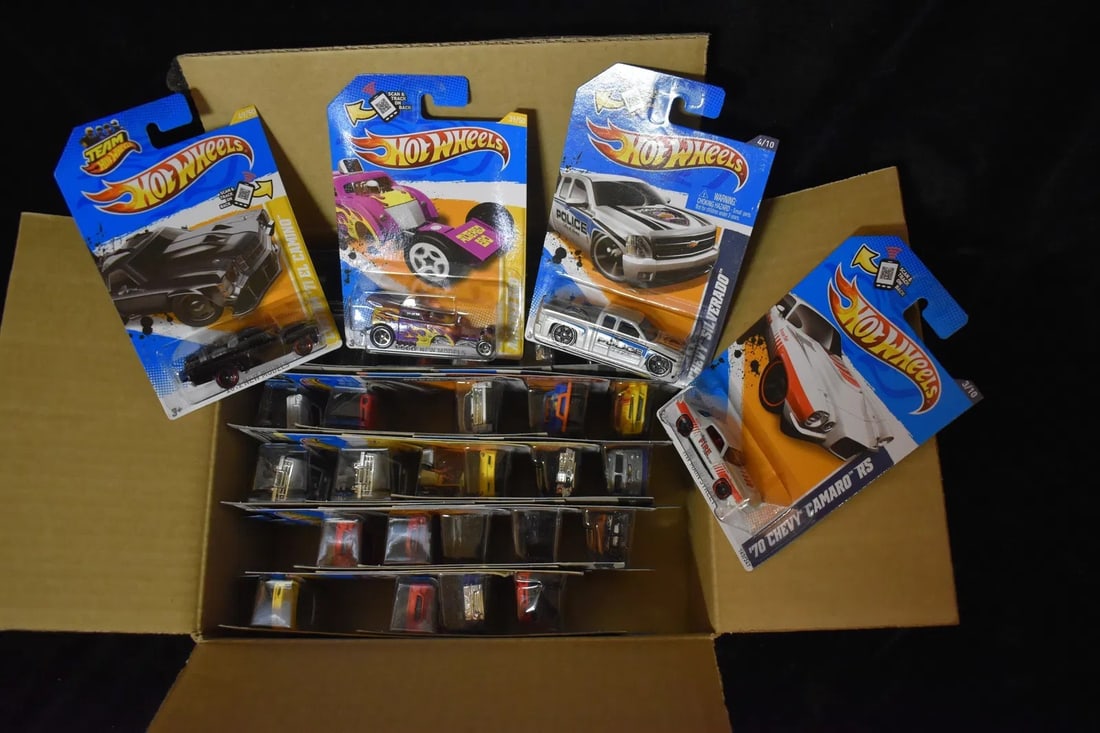 Mattel Hot Wheels Assortment contains 36 cars 2011 (1 of 3)