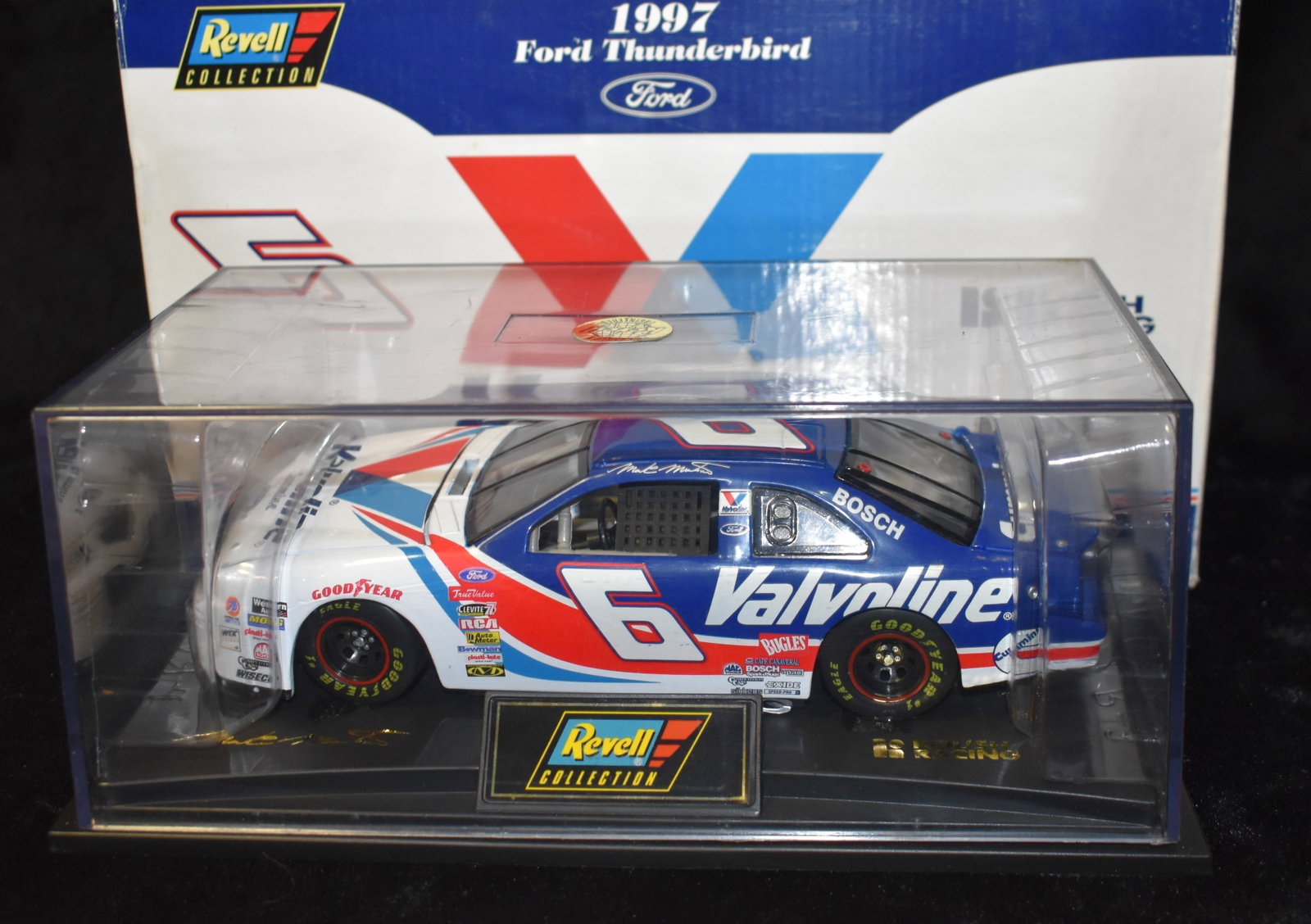 Revell Mark Martin 6 Valvoline Diecast 1997 Ford Thunderbird 1:24 Roush Nascar. New in the Box: Revell Mark Martin 6 Valvoline Diecast 1997 Ford Thunderbird 1:24 Scale Roush Nascar. New in the Box